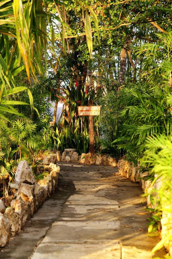 Hotel Maya Internacional Flores Exterior photo