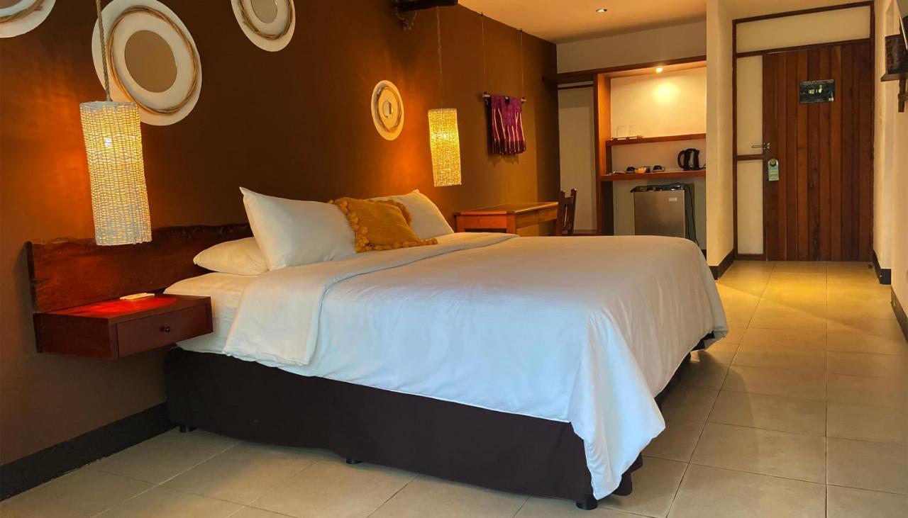 Hotel Maya Internacional Flores Exterior photo