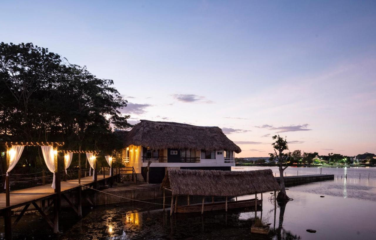 Hotel Maya Internacional Flores Exterior photo