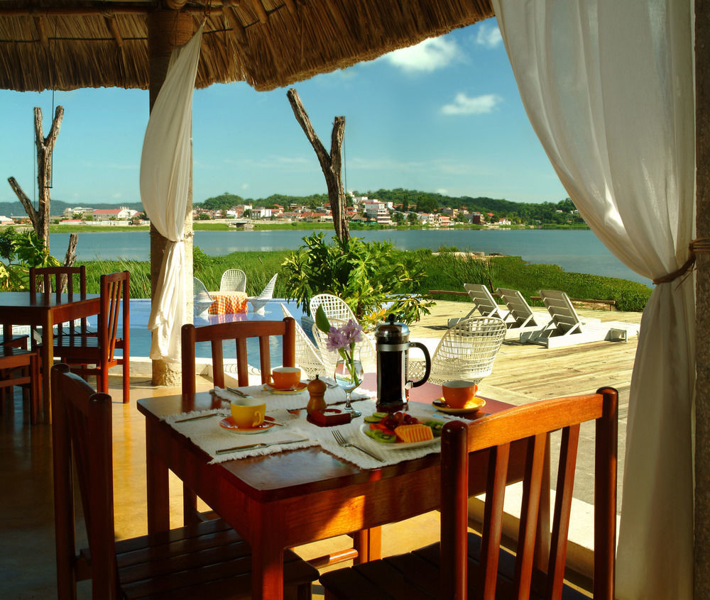 Hotel Maya Internacional Flores Exterior photo